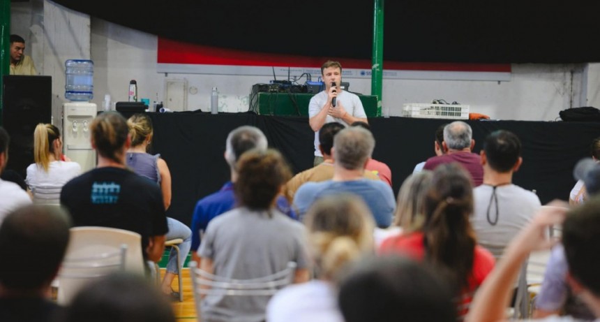 Wesner dialogó con militancia y vecinos