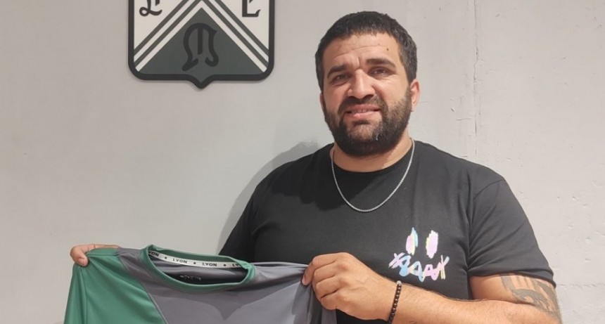 Un Olavarriense entrenador de Ferro Carril oeste en futsal femenino