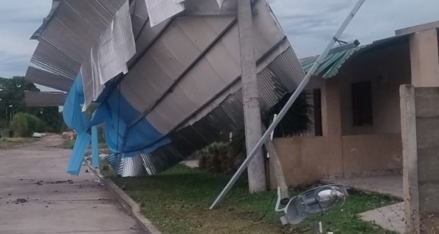Barrio AOMA: en la sociedad de fomento alojan a los evacuados tras el temporal