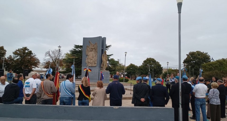 Acto en conmemoración al 213° Aniversario de la Creación de la Bandera