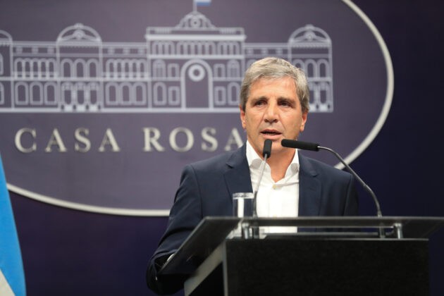 Caputo prometió que no habrá salto devaluatorio