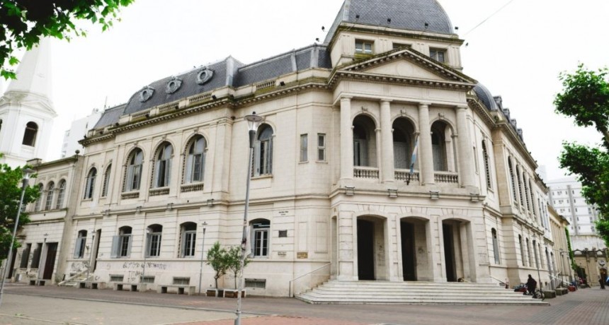 Decretaron asueto desde el mediodía y piden no circular