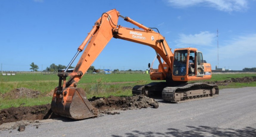 Colonia Hinojo: realizan trabajos en hidráulica