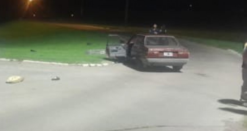 Un motociclista falleció tras chocar con un auto