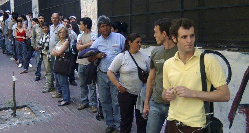 La tasa de desocupación subió 6,4% en el cuarto trimestre de 2024