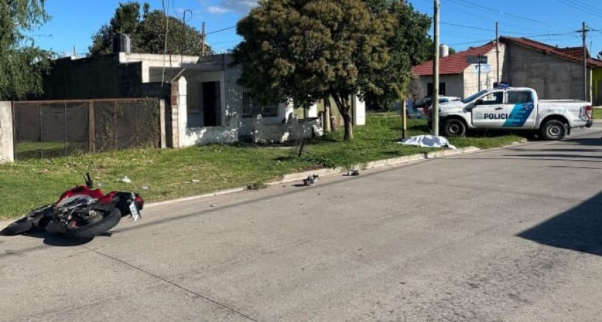 Murió un motociclista tras impactar contra una columna