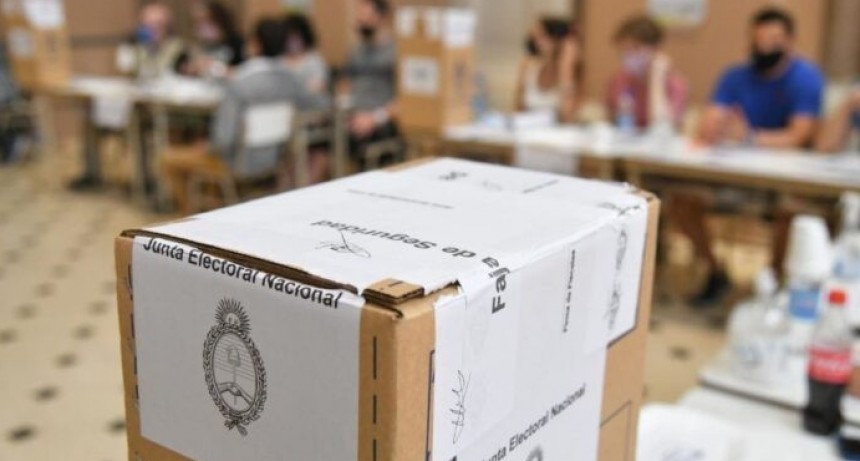 Wesner y Sombra entre los intendentes, legisladores y dirigentes que presionan a Kicillof para que no desdoble