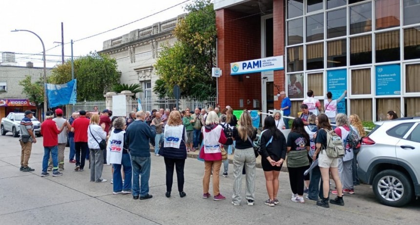 Jubilados autoconvocados vuelven a manifestarse este miércoles