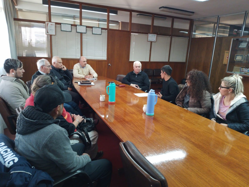 Integrantes de Coopelectric se reunieron con la Junta Vecinal del Barrio Carlos Pellegrini