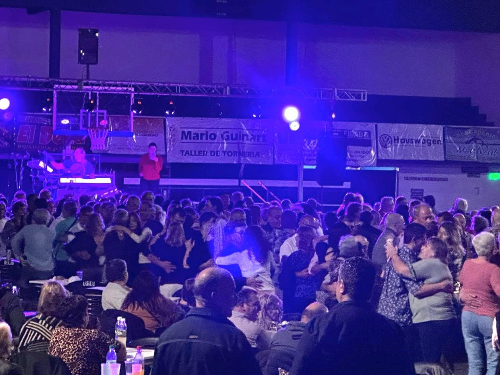 Más de 600 personas en La Catedral del Ritmo