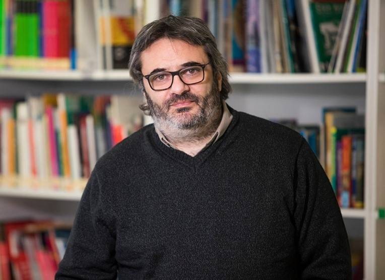 'La escuela necesita adultos que más allá del horario escolar pongan límites'