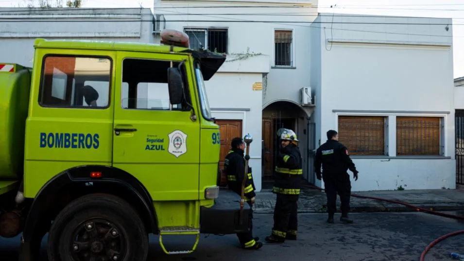 Azul: Dos personas murieron en el incendio de una vivienda