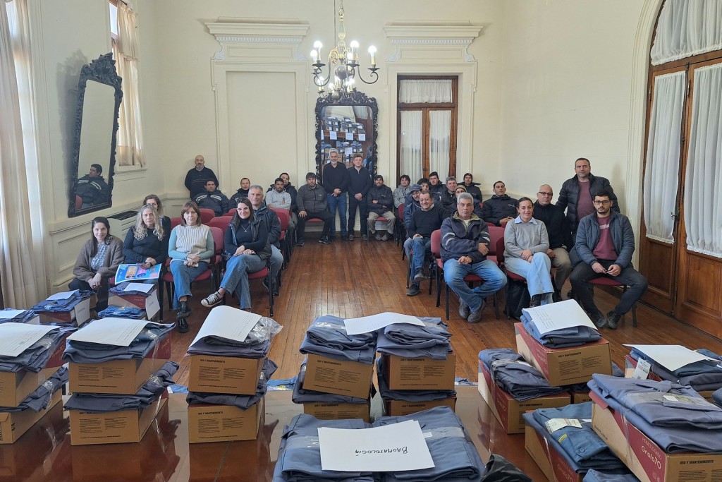 Benito Juárez: nueva indumentaria de trabajo para personal municipal
