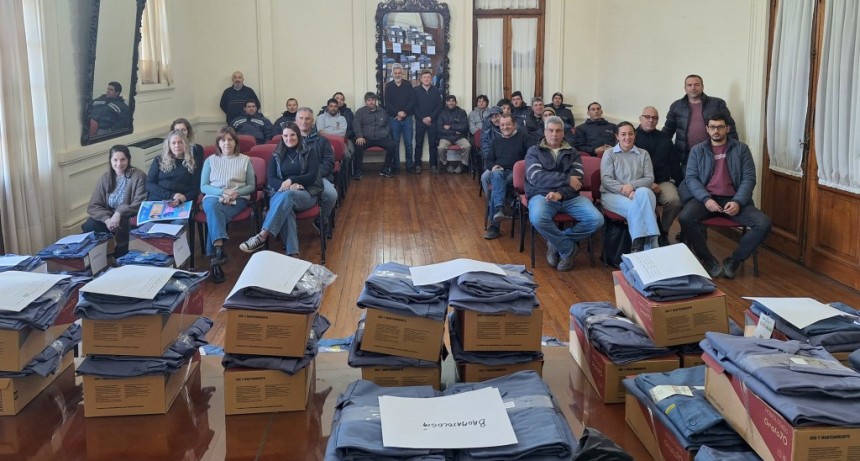 Benito Juárez: nueva indumentaria de trabajo para personal municipal