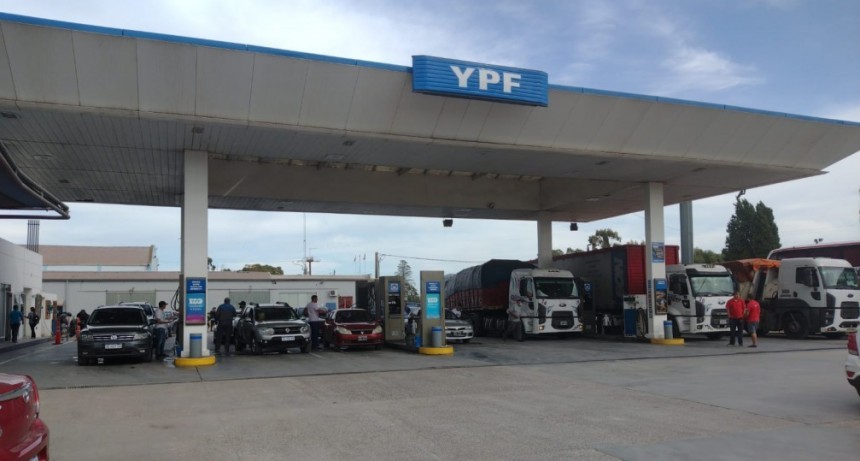 YPF aumenta 2,5% el precio de sus combustibles desde este domingo