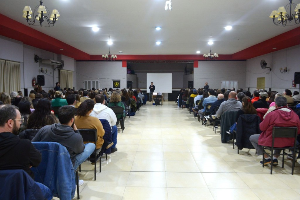 Se desarrolló un encuentro entre el Municipio, docentes, no docentes y auxiliares