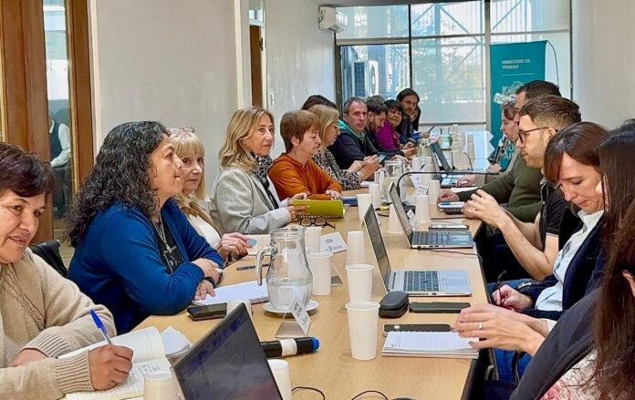 Paritarias: docentes rechazaron la oferta de Provincia y se pasó a un cuarto intermedio
