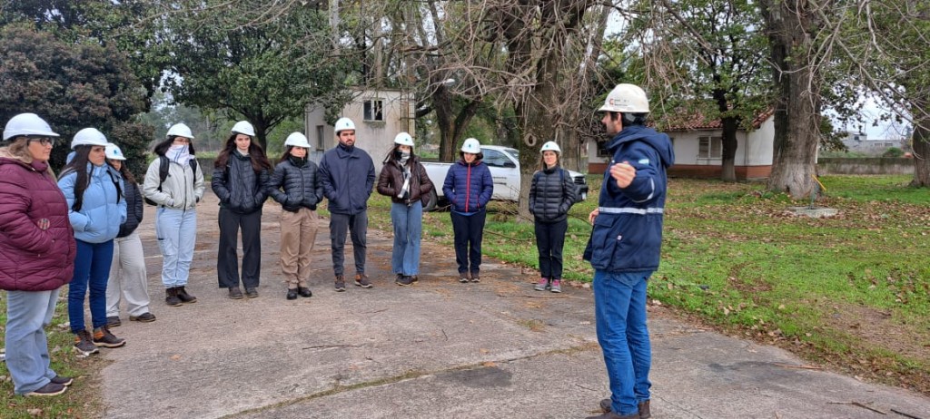 Estudiantes de Ingeniería Química visitaron la planta de tratamiento de líquidos cloacales