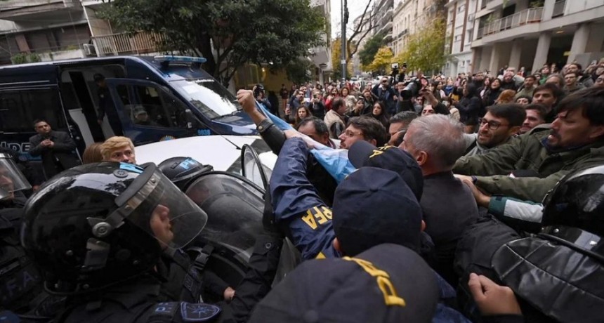Arrestaron y liberaron a Juan Grabois, luego de la toma del Instituto Juan Domingo Perón