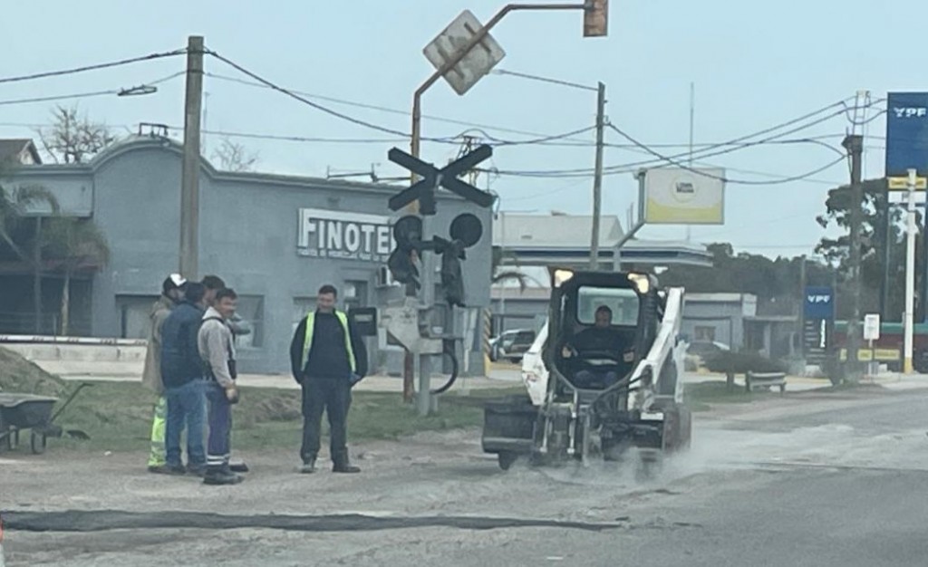 Vialidad interviene en el paso a nivel de San Jacinto