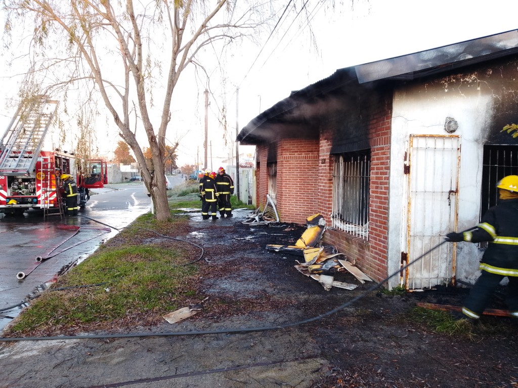 Volver a empezar: perdieron todo en el incendio del Barrio Martín Fierro