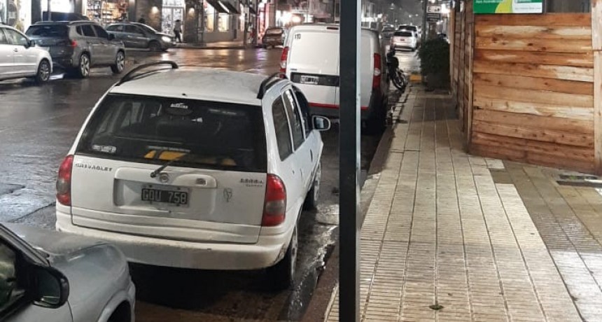 Gran demanda de remises y motomandados a raíz del clima 