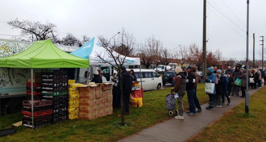 Un encuentro entre productores y consumidores en el Parque Avellaneda