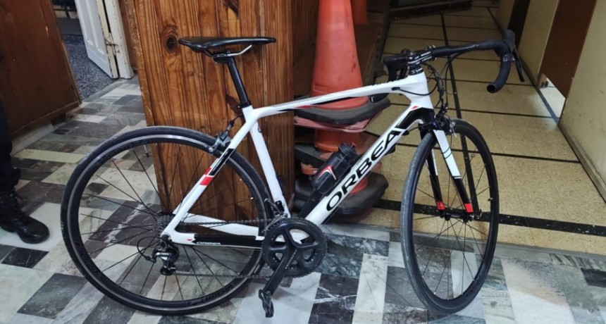 Recuperaron bicicleta de competencia hurtada a Nehuén Erripa