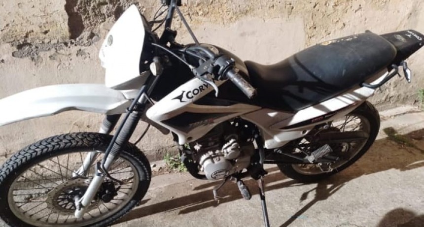 Mediante el uso de cámaras, hallaron moto sustraída